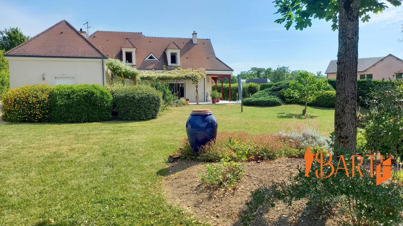 Maison traditionnelle - 200 m² - 8 pièces