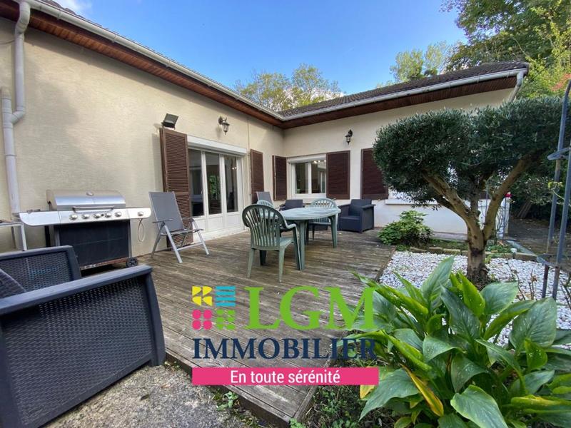 Maison - 235 m² - 6 pièces