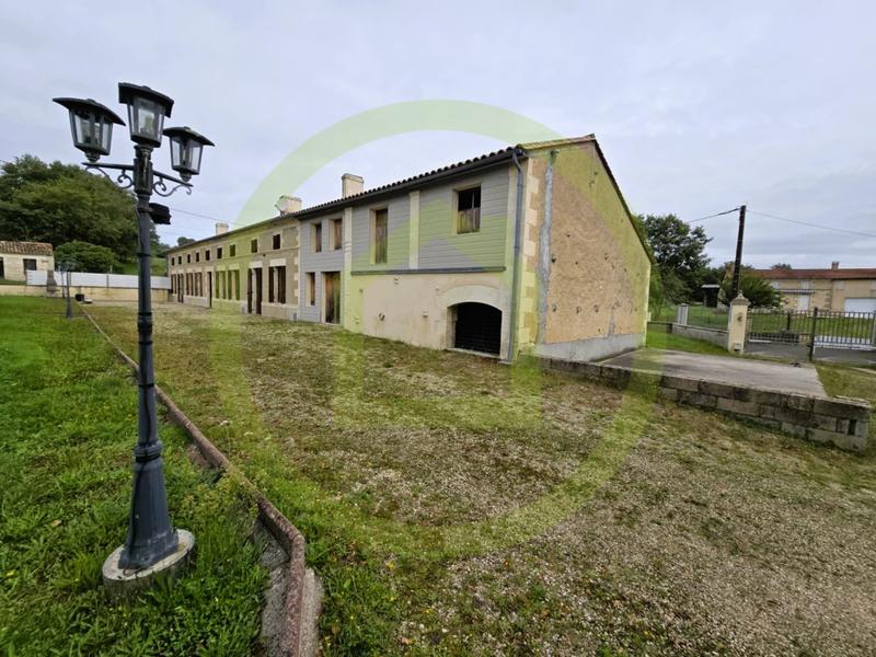 Maison - 290 m² - 11 pièces