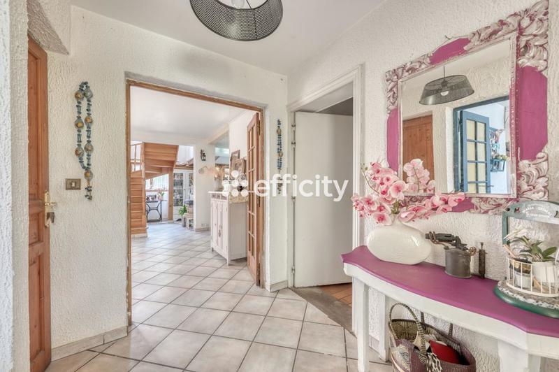 Maison - 153 m² - 8 pièces