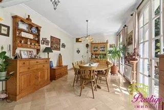 Propriété - 275 m² - 7 pièces