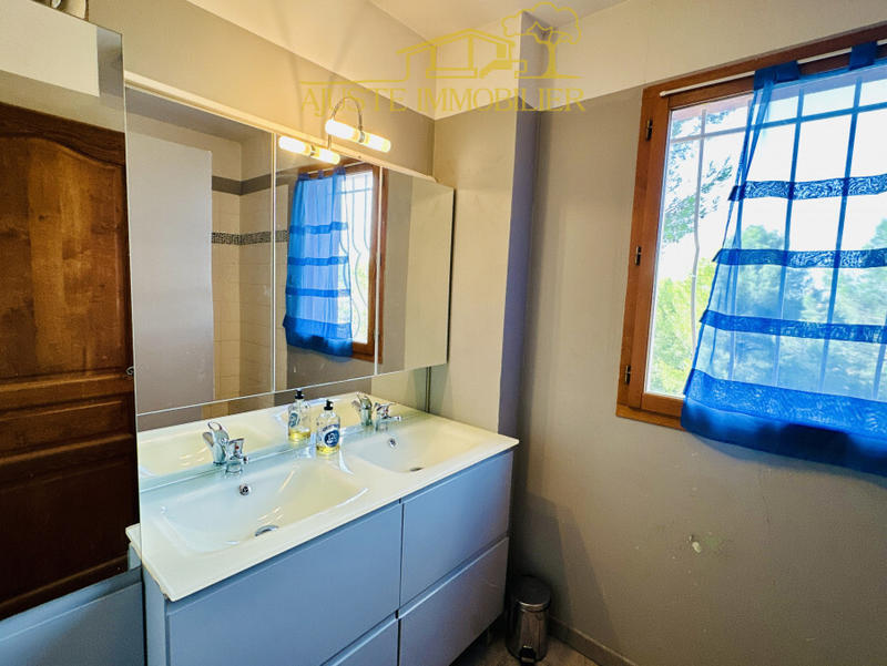 Maison - 165 m² - 5 pièces