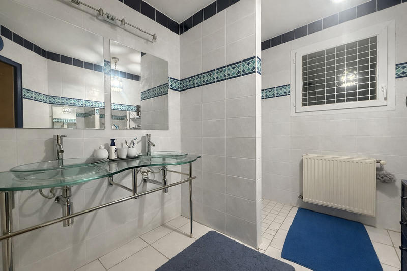 Maison - 283 m² - 7 pièces