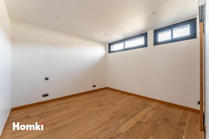 Loft - 194 m² - 5 pièces