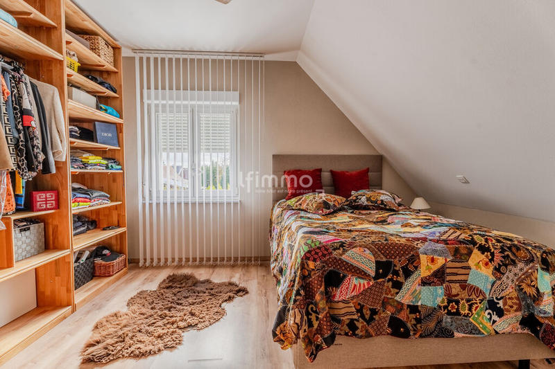 Maison - 216 m² - 6 pièces