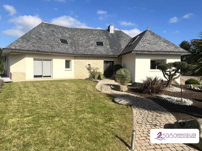 Maison contemporaine - 190 m² - 7 pièces