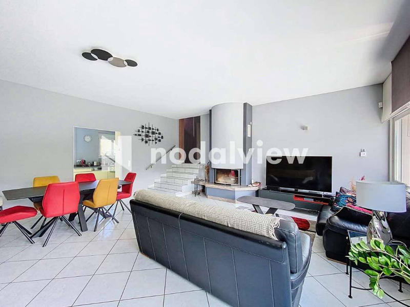 Maison - 195 m² - 8 pièces