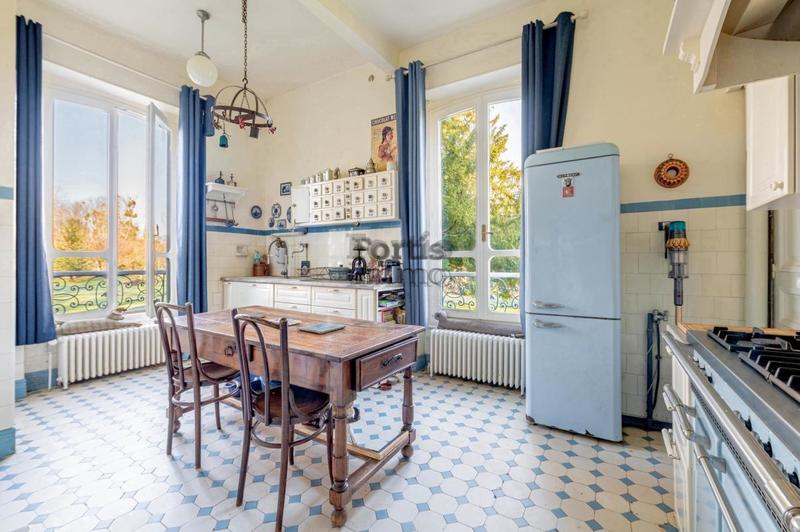 Maison de maîtres - 244 m² - 8 pièces