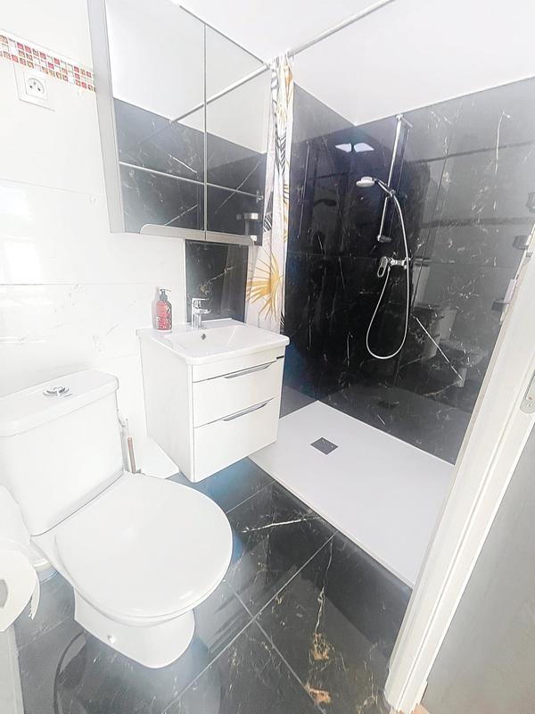 Maison - 216 m² - 8 pièces