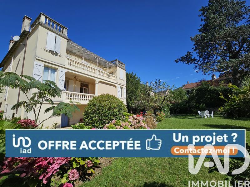Maison de ville - 304 m² - 10 pièces