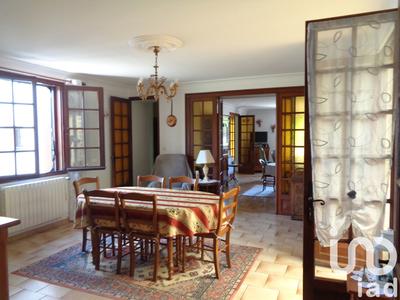 Maison - 200 m² - 8 pièces