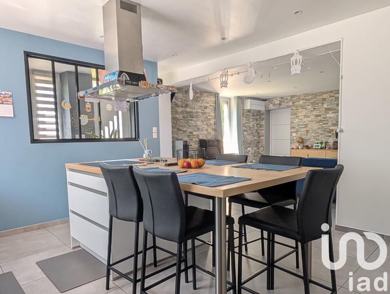 Maison - 240 m² - 8 pièces