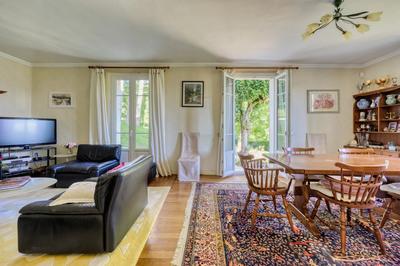 Maison - 196 m² - 7 pièces