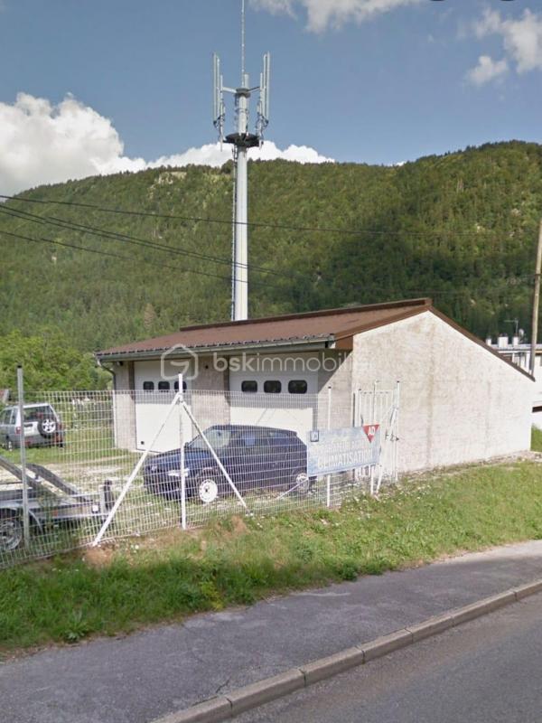 Parking / Garage - 104 m²