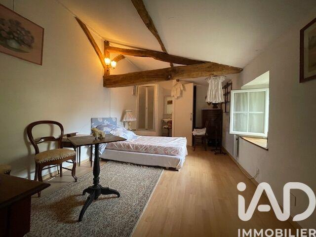 Maison - 210 m² - 7 pièces