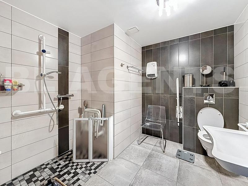 Maison contemporaine - 153 m² - 10 pièces