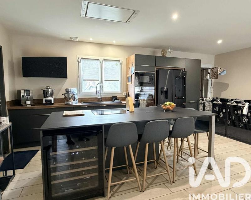 Maison - 103 m² - 8 pièces