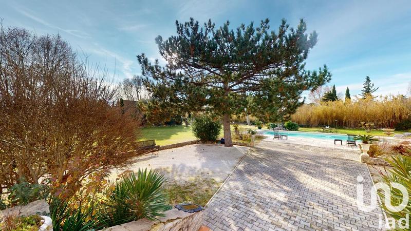 Maison - 270 m² - 9 pièces