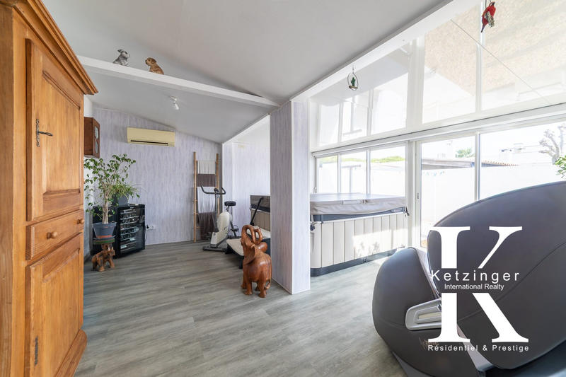 Maison - 179 m² - 7 pièces