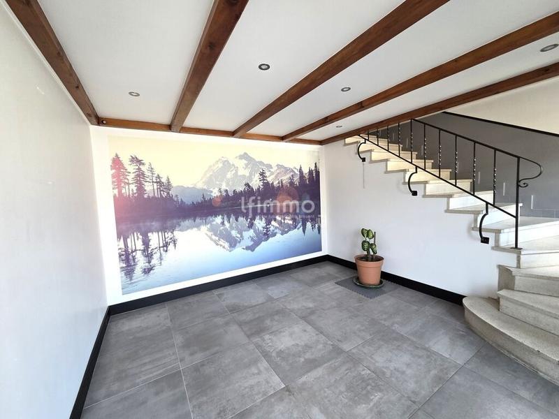 Appartement - 81 m² - 2 pièces