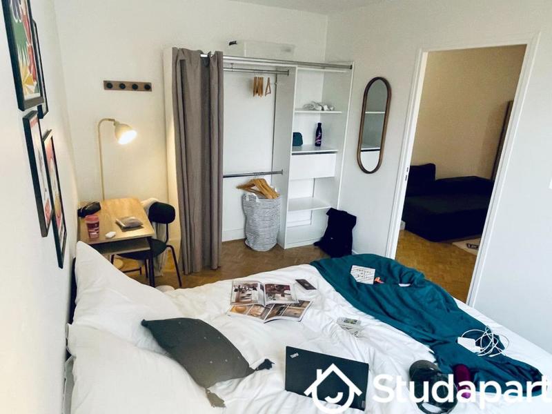 Chambre - 12 m² - 1 pièce