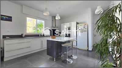 Villa - 301 m² - 11 pièces