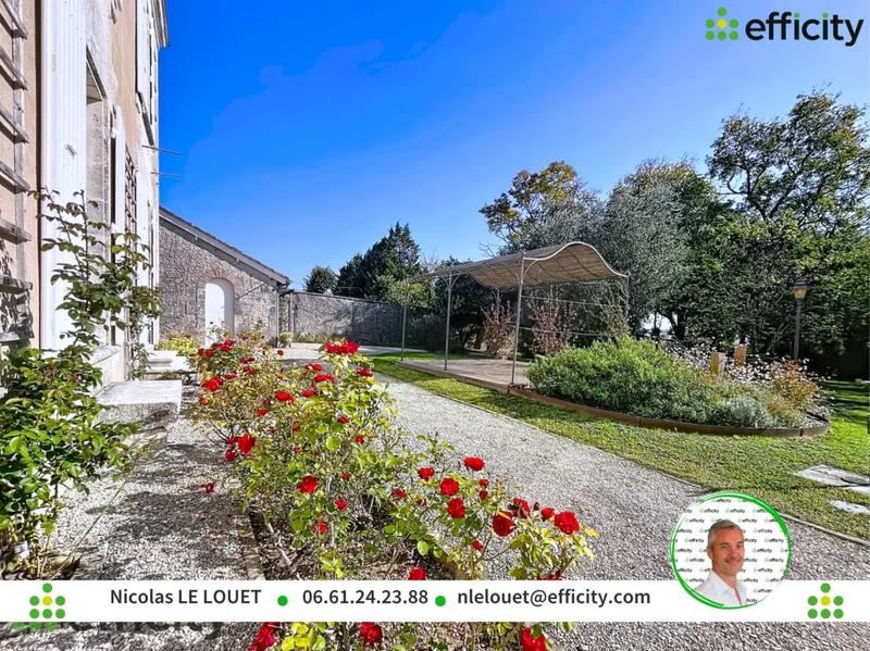 Demeure - 290 m² - 10 pièces