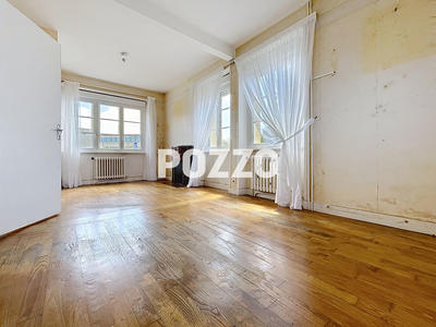 Maison - 96 m² - 6 pièces