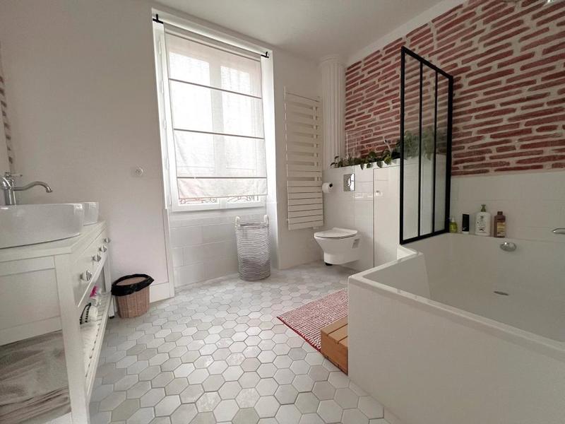 Château - 161 m² - 7 pièces