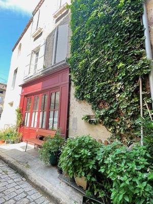 Maison - 185 m² - 10 pièces