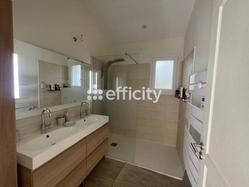 Maison - 207 m² - 7 pièces