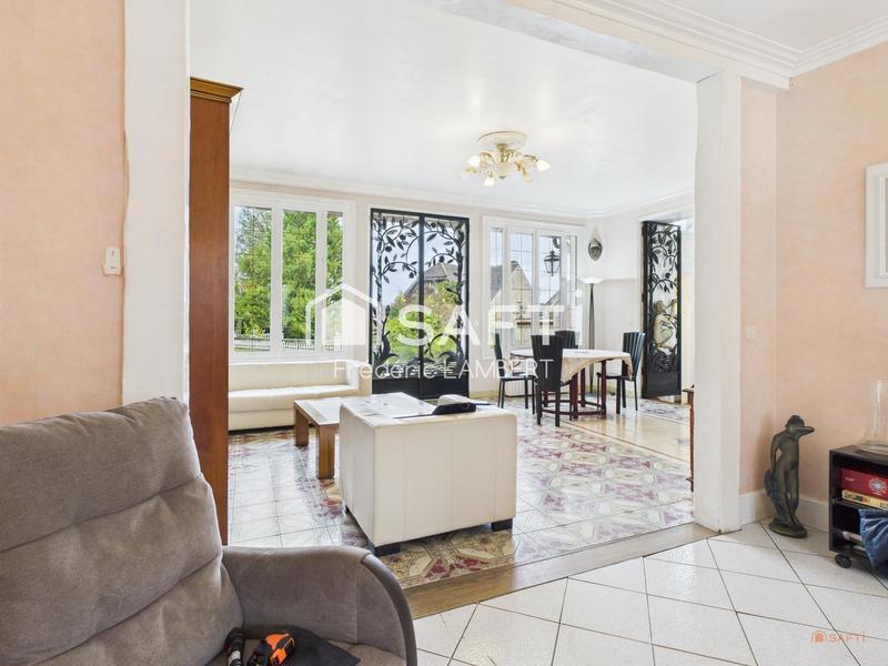 Maison - 255 m² - 11 pièces