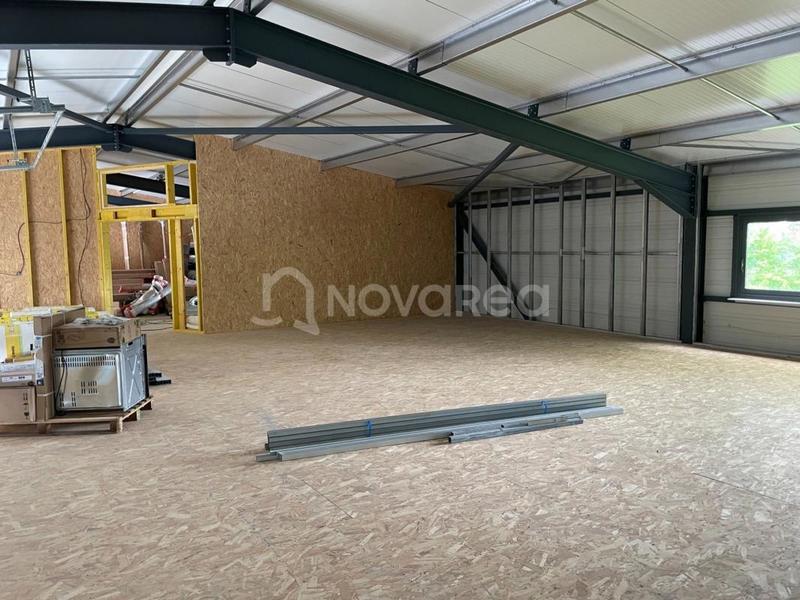 Local commercial - 200 m² - 1 pièce