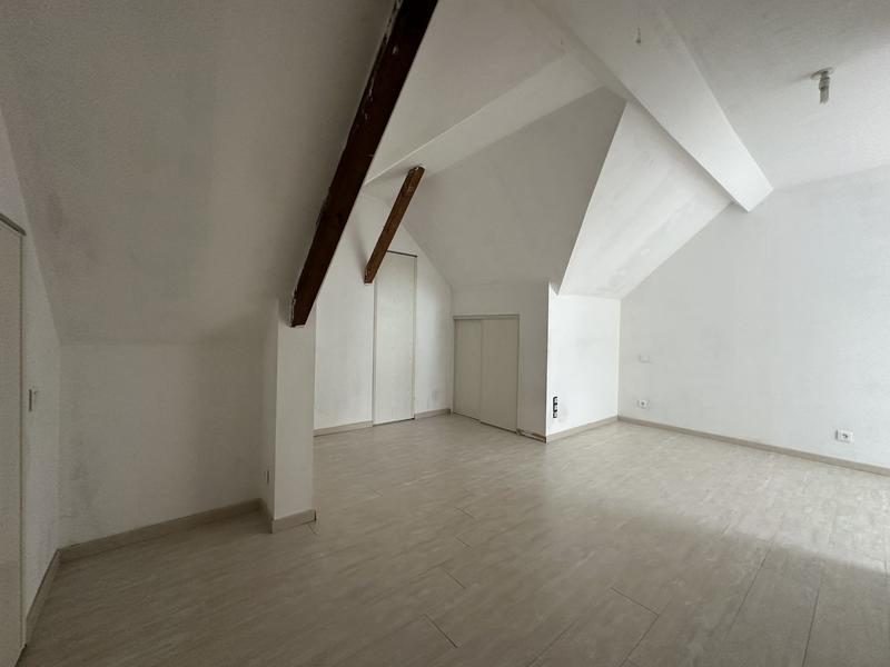 Maison traditionnelle - 165 m² - 9 pièces