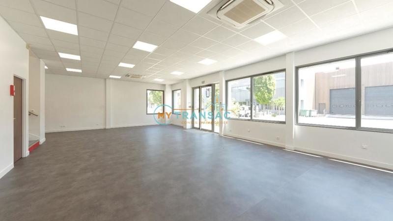 Entrepôt - 1 670 m²