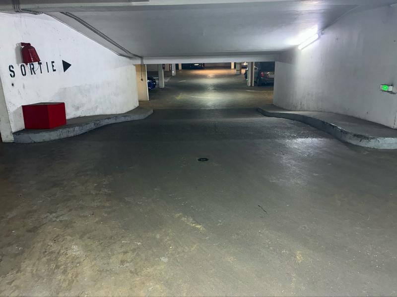Parking / Garage - 14 m²