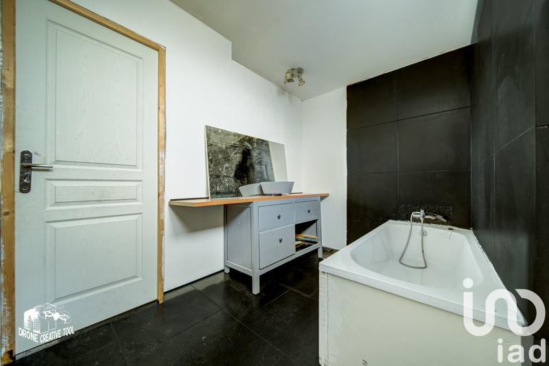 Maison - 138 m² - 5 pièces