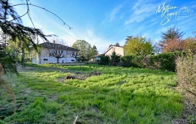 Terrain constructible - 764 m²