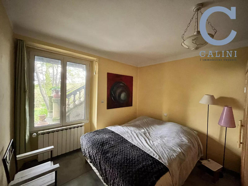 Maison - 203 m² - 8 pièces