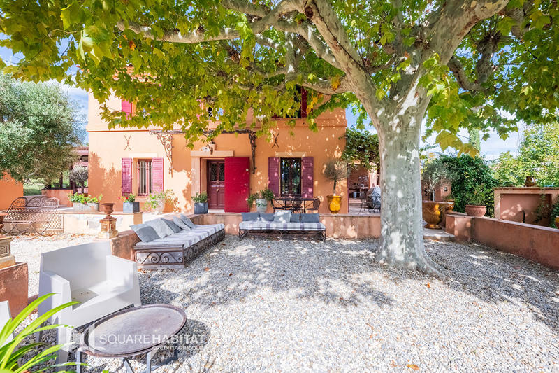 Maison - 254 m² - 8 pièces