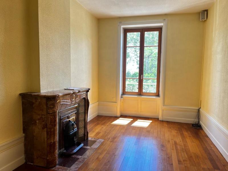 Appartement - 90 m² - 3 pièces