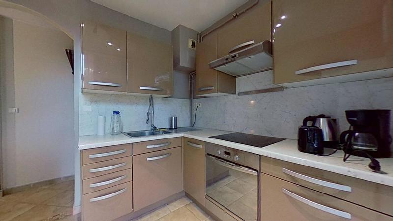 Appartement - 77 m² - 5 pièces