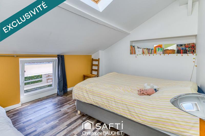 Maison - 252 m² - 5 pièces