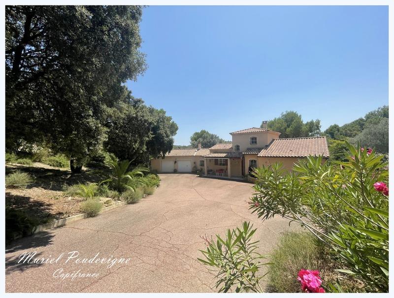 Maison - 142 m² - 8 pièces