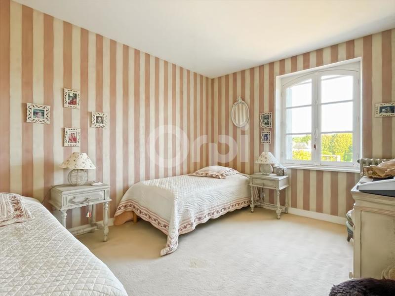 Propriété - 503 m² - 10 pièces