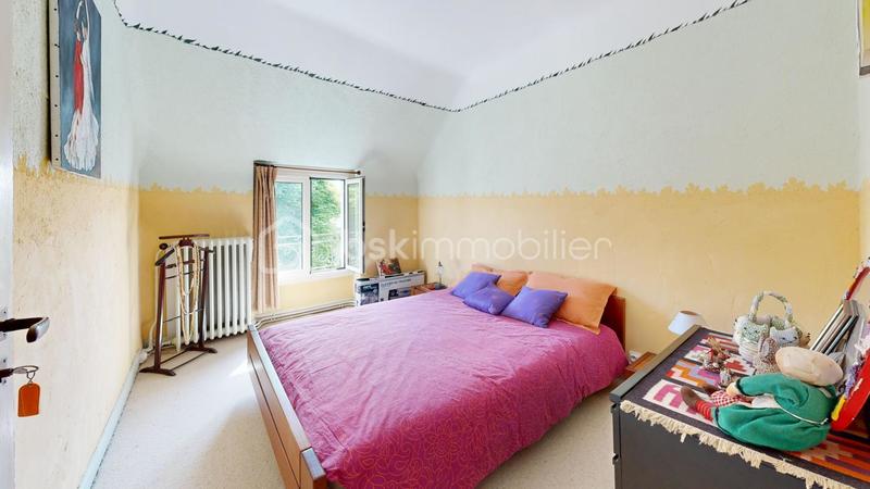 Maison - 241 m² - 8 pièces