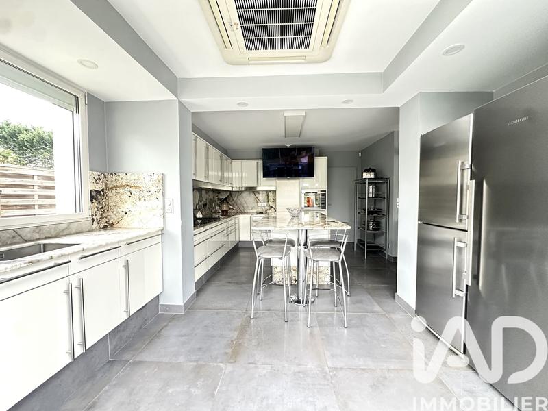 Maison de maîtres - 254 m² - 8 pièces