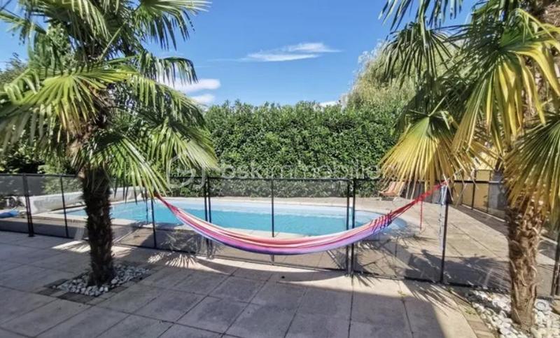 Villa - 235 m² - 8 pièces