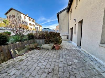 Maison - 110 m² - 8 pièces