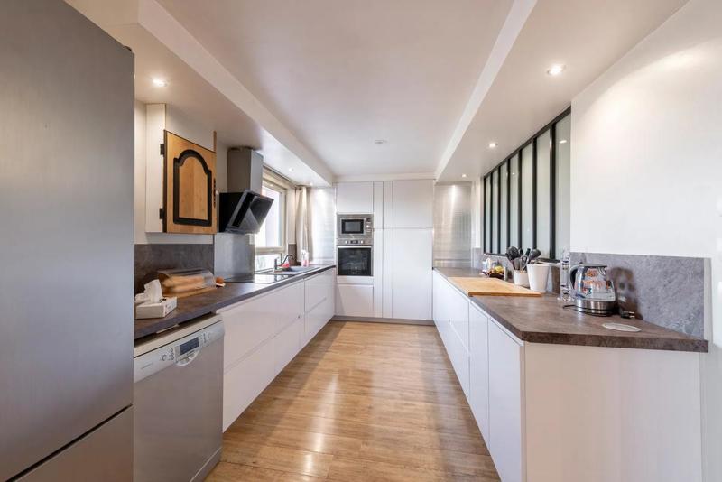 Maison - 226 m² - 7 pièces